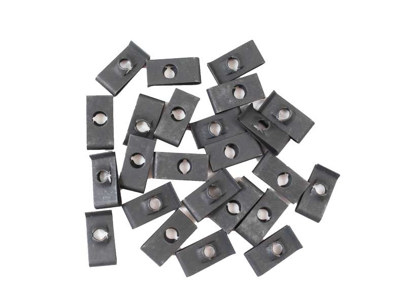 Heatilator, Heat N Glo, & Quadra-Fire Hood Clips - 24 Pack (047-805-24)